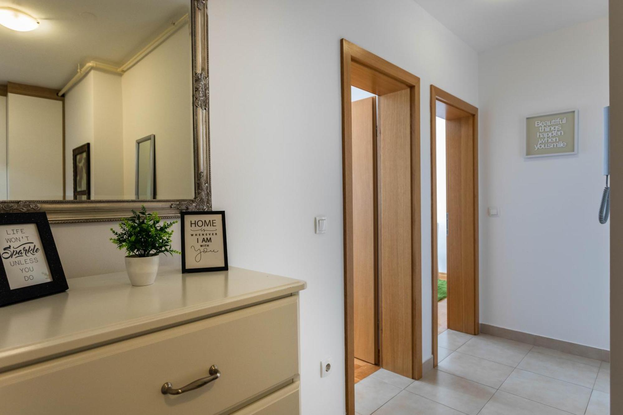 Apartamento Sunny 1Bdr With Balcony & Parking Zagreb Exterior foto